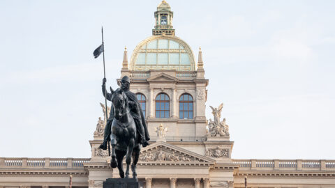 Senát ke Dni české státnosti tradičně ocení osobnosti svými medailemi