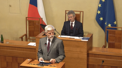 Novými ústavními soudci se stanou Michal Bartoň a Martin Smolka, odhlasoval Senát
