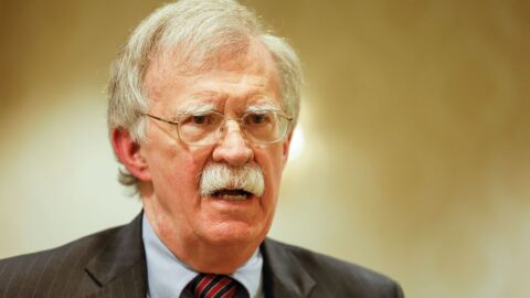 Bolton odmítl obvinění z nezákonného nakládání s tajnými dokumenty