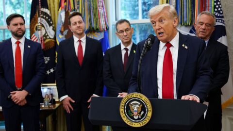 Trump ohlásil plánovaný vznik webu TrumpRx, přes který si Američané mohou zajistit levnější léky