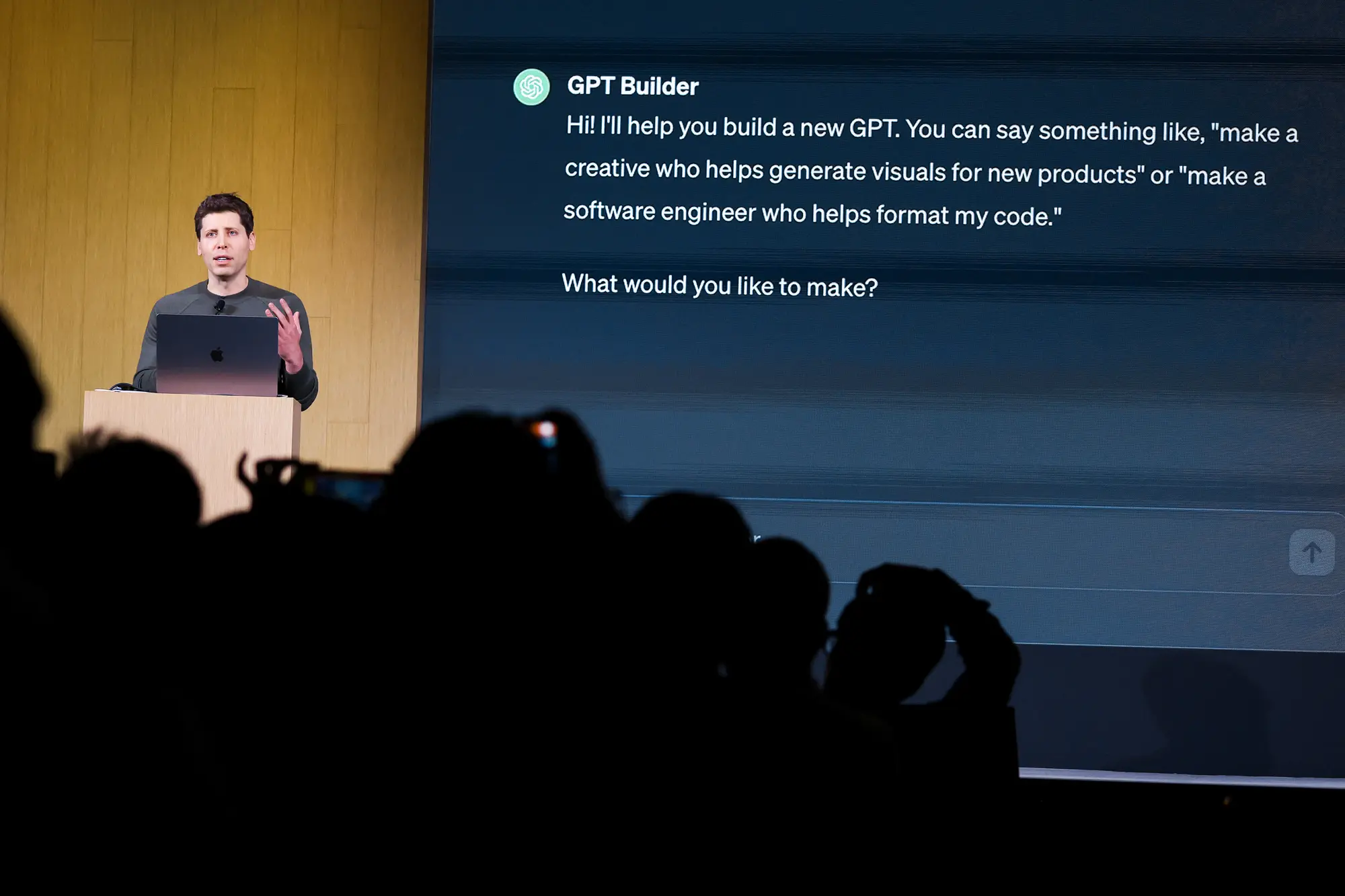 Generální ředitel OpenAI Sam Altman hovoří během akce OpenAI DevDay v San Francisku 6. listopadu 2023. Letos bezpečnostní výzkumník zjistil, že 143 000 uživatelských dotazů a konverzací z populárních LLM modelů – včetně ChatGPT, Grok, Claude a Copilot – bylo volně dostupných na webu Archive.org. (Justin Sullivan / Getty Images)