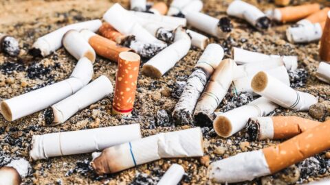 Komise: EU neplánuje zákaz cigaret s filtrem