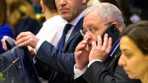 Ukrajinský parlament kvůli korupčnímu skandálu odvolal dva ministry