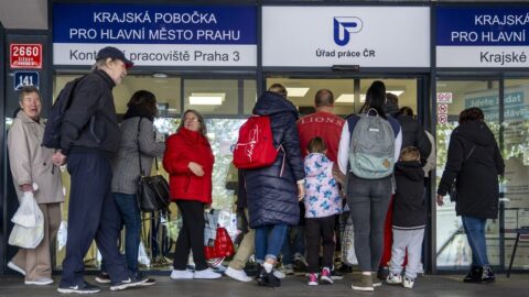 Podpora v nezaměstnanosti se mění, první měsíce se zvýší ze 65 na 80 procent výdělku