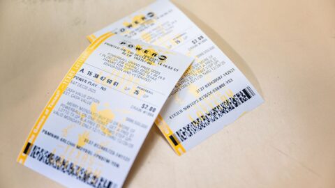 1,8 miliardy dolarů „pod stromeček“ – výherce v americké loterii trefil rekordní jackpot