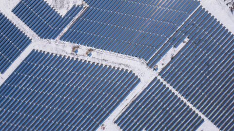 Saharský písek dokáže snížit výkon solárních elektráren až o 50 %, říká energetický meteorolog