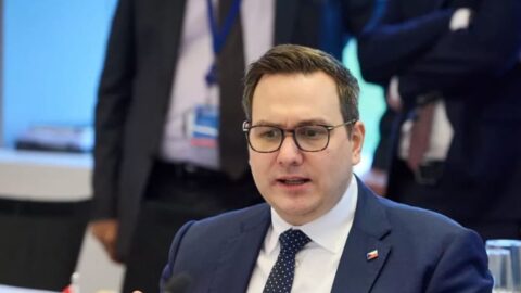 Lipavský: Na muniční iniciativu dali dárci 100 miliard korun, Česko až tři miliardy