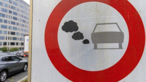 Zákaz spalovacích motorů v EU kolísá: komisař otevírá dveře k možnému obratu