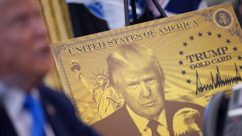 Dlouhodobý pobyt nebo americké občanství pro držitele zlaté karty za milion dolarů nabízí nový vízový program USA