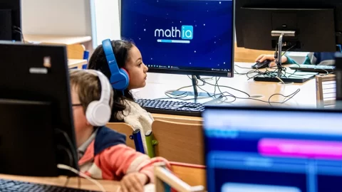 Umělá inteligence ve školách může počkat; porozumění dospělých ne