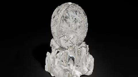 Fabergého imperiální „Zimní vejce“ se vydražilo za rekordní částku