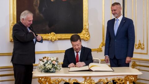Česko a Slovensko odmítají systém ETS 2 i migrační pakt, řekl Okamura