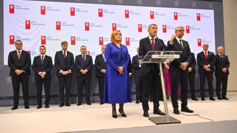 Poslance čeká jednání o vyslovení důvěry Babišově koaliční vládě