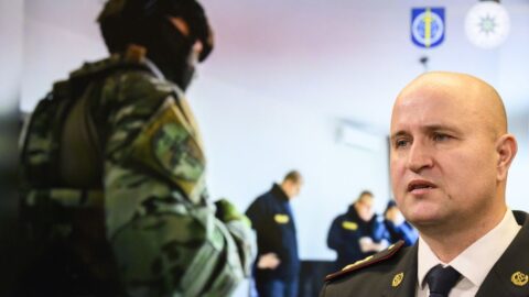Čeští a zahraniční policisté zastavili na Ukrajině čtyři podvodná call centra
