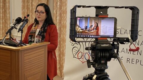 Snahy přivést rozum a slušnost do diskuse o vakcinaci jsou někdy vyčerpávající, říká advokátka