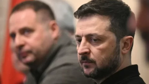 Pád mocného muže za Zelenským – jak to bude pokračovat?