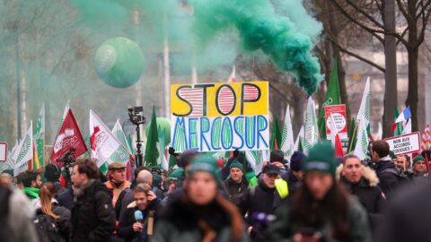 Ve Štrasburku protestují proti dohodě s Mercosur tisíce zemědělců. Zítra bude europarlament rozhodovat