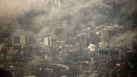 Venezuelskou metropolí Caracasem otřásly silné exploze, uvedly agentury