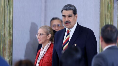 Maduro byl přepraven na loď a bude dopraven do New Yorku, řekl Trump