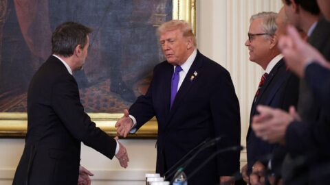 O těžbě ropy ve Venezuele budou rozhodovat USA, řekl Trump
