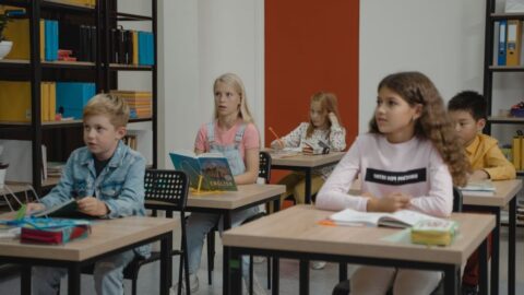 K zápisům do základních škol přijde podle ministerstva školství odhadem 140.500 dětí, míň než loni
