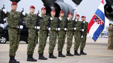 Chorvatsko obnovilo vojenskou službu, první mladíci obdrželi povolávací rozkazy