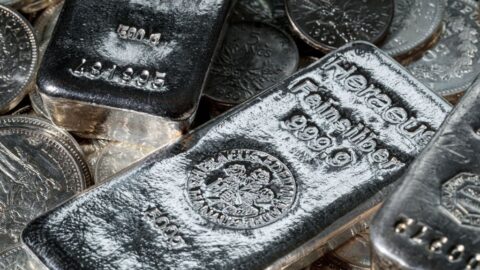 Jsme hluboce závislí na Zemi. Stříbro nám to připomene