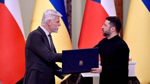 Prezident Pavel obdržel od Zelenského ukrajinské státní vyznamenání