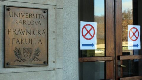 Na právnické fakultě UK skončí proděkan, aktivně spolupracoval s StB