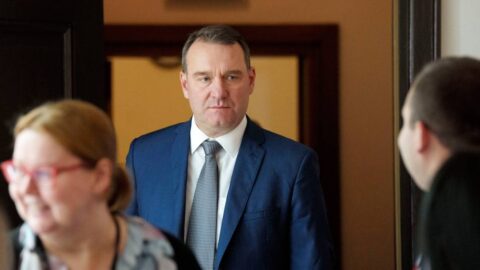 Co čeká cizince v Česku? Připravujeme přísnější legislativu, potvrdil Fiala z SPD