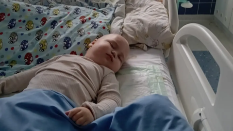 „Čas je to nejcennější, co člověk má.“ O boji tříletého kluka s leukémií očima táty