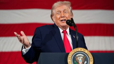 Trump oznámil, že posílá do Grónska nemocniční loď, premiér ostrova to odmítl