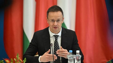 Szijjártó odmítl Pavlovu kritiku. „Kdyby se režim nezhroutil – špehoval by pro něj v západní Evropě“, vzkázal