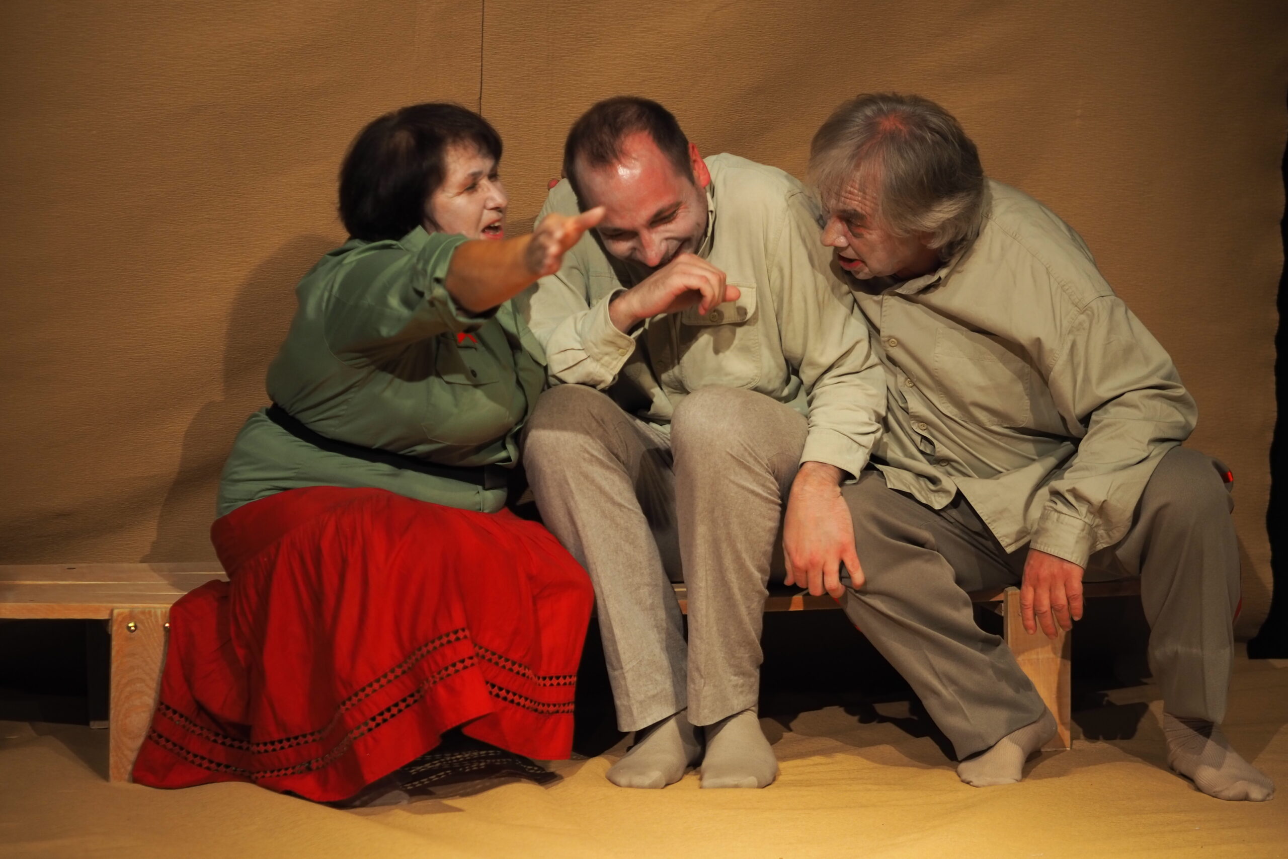 Jitka Borovičková v roli Naděždy Krupské, Lukáš Adámek jako Lenin a Jiří Pasz starší jako Stalin. (Foto Ladislav Vrchovský)