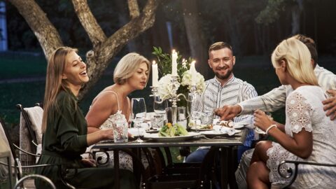 Dokážeme navrátit společenskou etiketu?