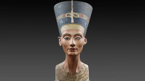 Záhadná busta Nefertiti