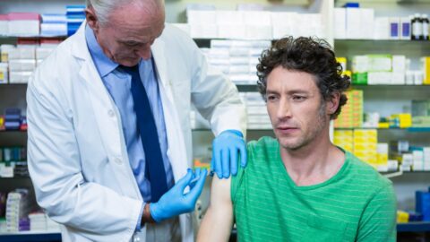 O očkování v lékárnách lidé nestojí, ukázal průzkum. Podle praktiků to proočkovanost nezvedne