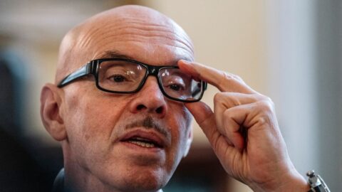 Auto s ministrem kultury Klempíře se ráno v Praze srazilo s jiným osobním vozem