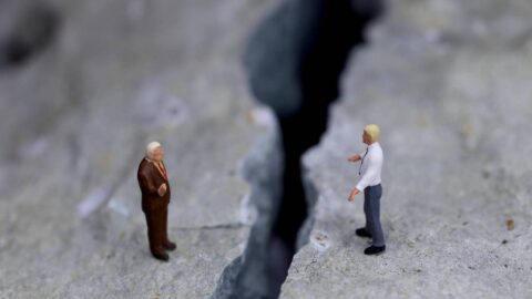 Proč naše demokracie upadá