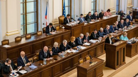 Vláda projedná zvýšení rodičovského příspěvku či novelu o dálničních známkách