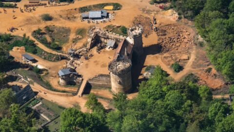Středověk naživo: Ve Francii vzniká nový hrad jako ve 13. století