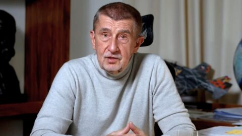 Jediné, co se nyní dá udělat ke zlevnění paliv, je zastropování marže, uvedl Babiš