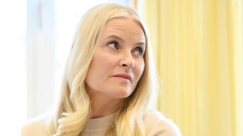 Norská korunní princezna by si přála, aby Epsteina nikdy nepotkala