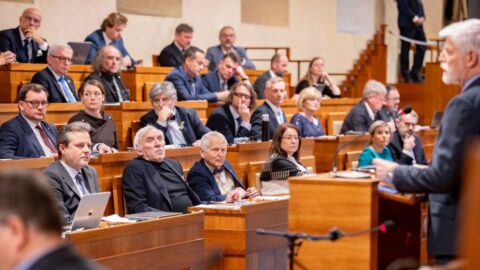 Senátní výbor: Opatření EU v revizi emisních cílů u aut do roku 2035 jsou příliš ambiciózní