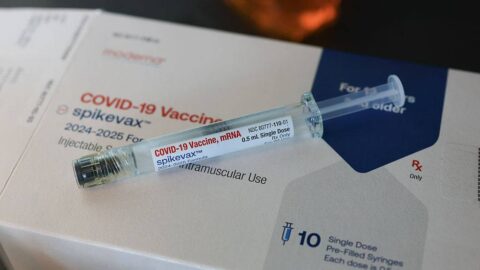 Bílý dům za Bidena upravoval sdělení o mrtvicích po očkování proti covidu-19