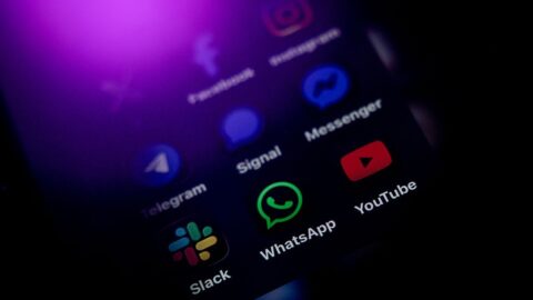 Ruským hackerům se daří pronikat do účtů na WhatsAppu a Signalu, varují nizozemské zpravodajské služby