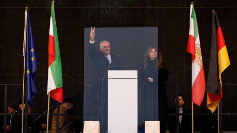 Írán: Rezá Pahlaví připravuje „přechodný systém“ správy země