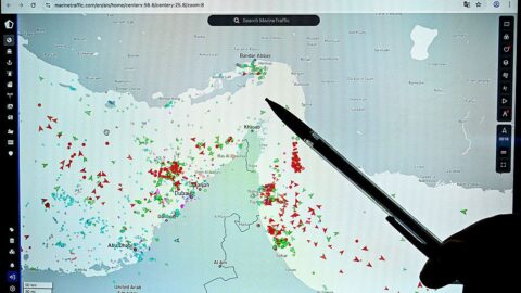 Řada zemí se podle Trumpa chystá vyslat do Hormuzského průlivu válečné lodě