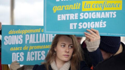 Francouzský filozof: Diskurz o pomoci zemřít je morální selhání demokracií