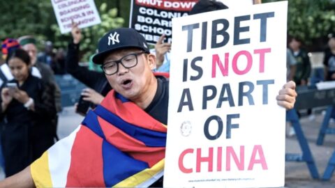 Komunistická strana je stín, který „provází můj lid přes oceány i hory“, říká velvyslankyně tibetské exilové vlády